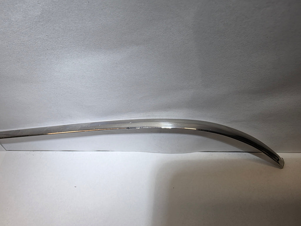 VL Calais left rear corner stainless trim mould